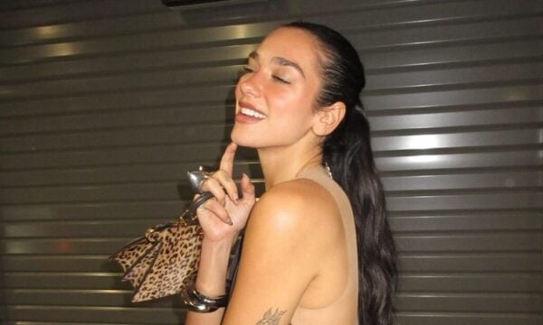 Η Dua Lipa υιοθέτησε το απόλυτο ονειρικό στυλ που θέλουμε να μιμηθούμε τώρα