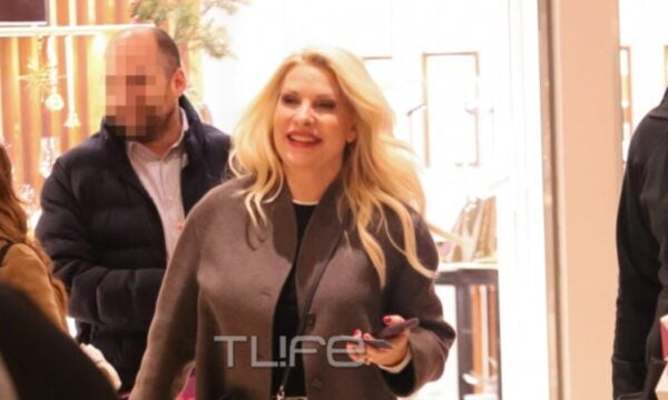 Αποκλειστικό! Ελένη Μενεγάκη: Χριστουγεννιάτικες αγορές λίγο πριν τις γιορτές – Δείτε φωτογραφίες