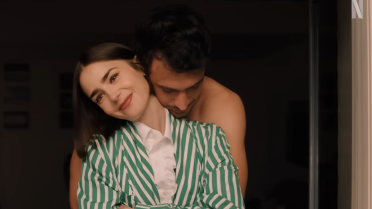 Emily in Paris: Ο επόμενος κύκλος στην Ελλάδα; Η κάρτα από Σαντορίνη που προκάλεσε αναστάτωση