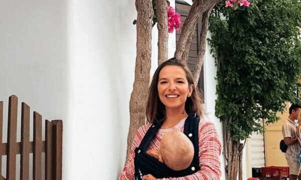Εριέττα Κούρκουλου: Εικόνες από το μαιευτήριο πριν και μετά τη γέννηση του δεύτερου παιδιού της