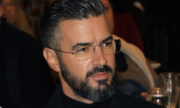 Ο Γιάννης Τσιμιτσέλης στο νοσοκομείο: Αποχώρηση από την εκπομπή «Όπου Υπάρχει Ελλάδα» στον ΣΚΑΪ