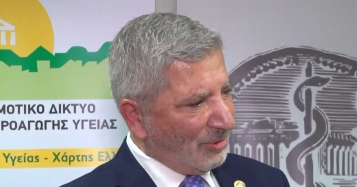 Γιώργος Πατούλης: «Είμαι περήφανος μπαμπάς και το χαίρομαι» – Γιατί ο μεγάλος του γιος απουσίαζε από την παρουσίαση του βιβλίου του