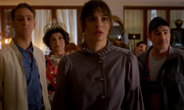 «Hotel Elvira»: Ο απεσταλμένος της Raptor φτάνει στο νησί και απαιτεί εξηγήσεις από τον Χάρι