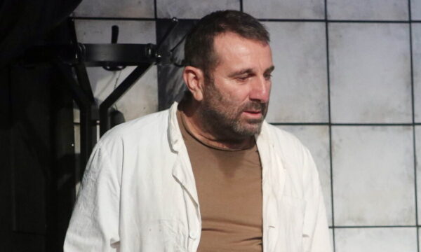 Ηλίας Βαλάσης: «Η συμπεριφορά μου άλλαξε εξαιτίας των συχνών θανάτων γύρω μου»