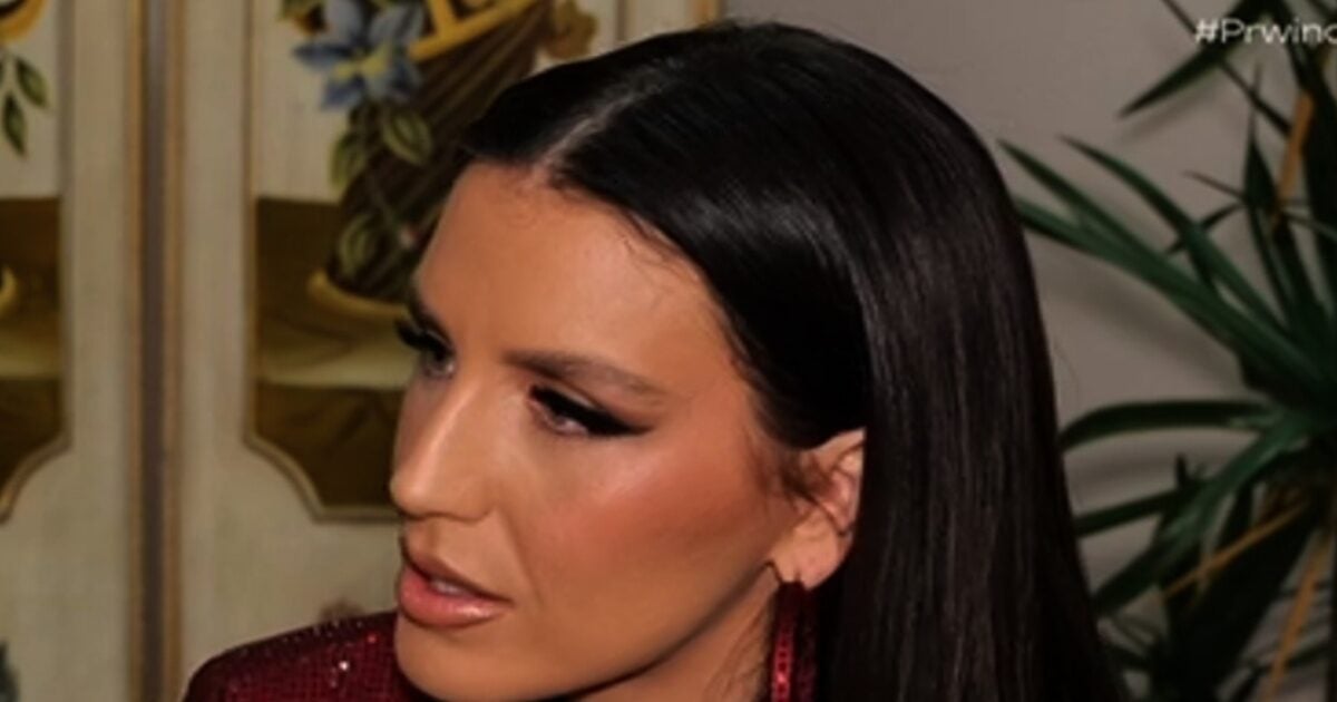 Ιουλία Καλλιμάνη: «Είμαι αυθεντική, δε κρύβομαι πίσω από το δάχτυλό μου»