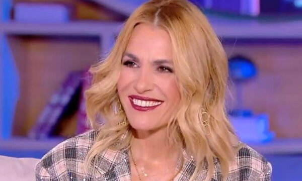 Τζένη Μπότση: Η αποκάλυψη για τη μεταμόρφωση στην εμφάνισή της – «Έχω χάσει 20 κιλά»