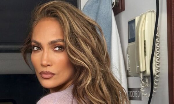 Το eye make up της Jennifer Lopez που αξίζει να υιοθετήσεις τώρα