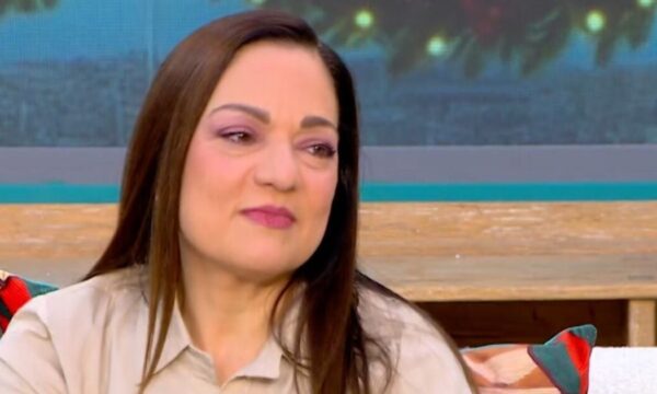 Ελένη Καρακάση: «Είμαι έτοιμη να αναλάβω την αναδοχή ενός παιδιού – Μέσα από την ψυχανάλυση ανακάλυψα τα ζητήματά μου»