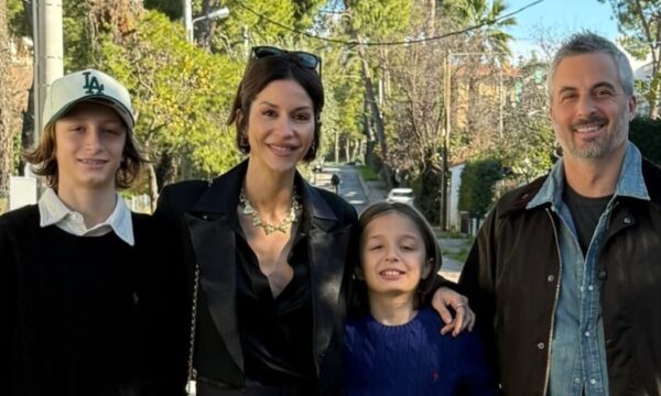 Σοφία Καρβέλα: Στο γιορτινό τραπέζι με τον πρώην άντρα της, Θανάση Πανουργιά και τα παιδιά τους