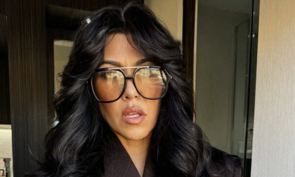 Το φρέσκο κούρεμα της Kourtney Kardashian αποπνέει 70’s αίσθηση και είναι πραγματικά εμβληματικό