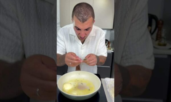 Κανταΐφι με φέτα και γλυκό καρυδάκι κουταλιού