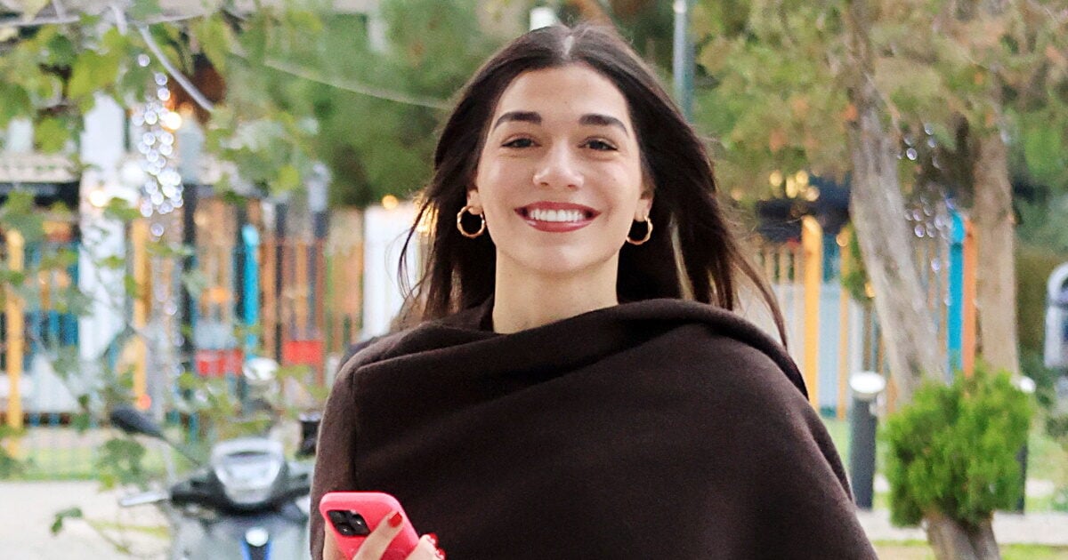 Μελίνα Νικολαίδη: Ξέγνοιαστη περιπλάνηση στα νότια προάστια – Εικόνες