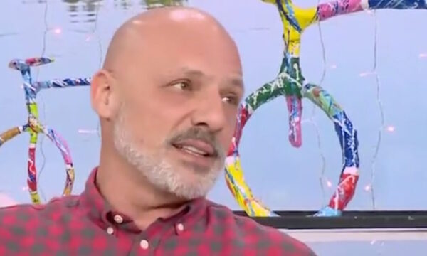 Νίκος Μουτσινάς: «Προσπαθούσα να φτιάξω μονογονεϊκή οικογένεια και όταν συνειδητοποίησα γιατί δεν πετύχαινε, ηρέμησα»