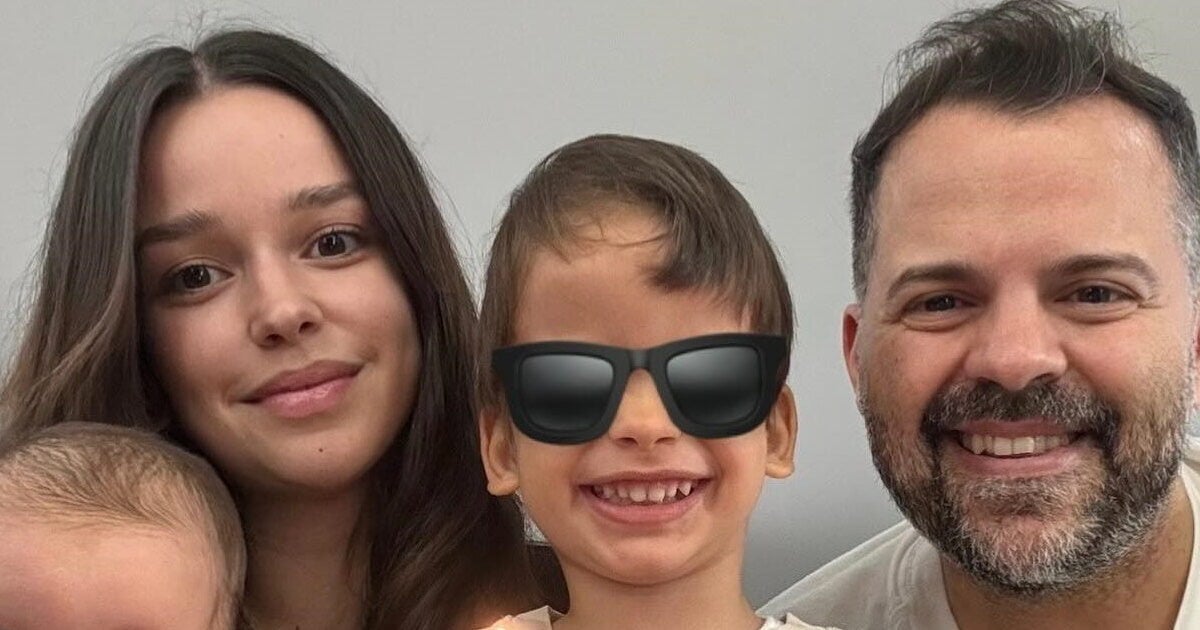 Νίκος Απέργης: Η συγκινητική στιγμή με τον 3χρονο γιο του στη ζωντανή του εμφάνιση