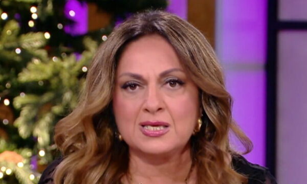 Η Σοφία Μουτίδου κατακεραυνώνει τον Αχιλλέα Μπέο: «Φασιστική καρικατούρα»