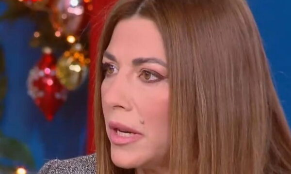 Σοφία Ζαχαράκη: «Δεν έχω τηλεφωνήσει όταν βλέπω να γράφονται πράγματα, αλλά με στεναχωρούν»