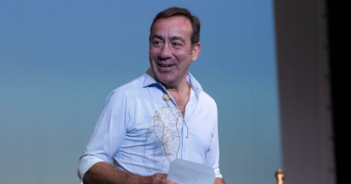 Σωτήρης Καλυβάτσης: «Προσεγγίζω τις καταστάσεις με χιούμορ – Είναι ευλογία που γεννήθηκα με αυτό το χάρισμα»