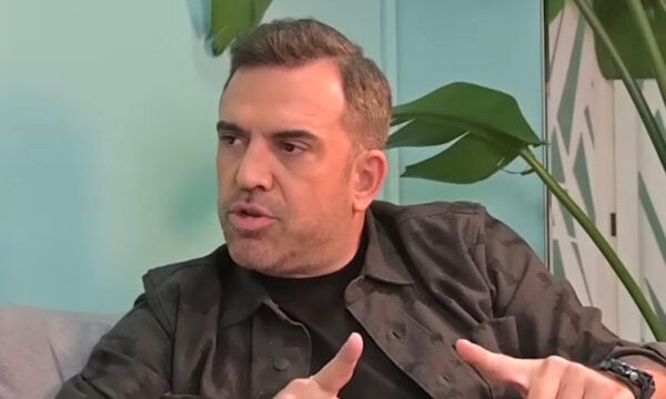 Στέφανος Κωνσταντινίδης: Η συνεργασία με την Κατερίνα Καινούργιου και το παρασκήνιο – «Ο Λιάγκας επιθυμούσε να ξεκινάει πριν από τη Σκορδά»