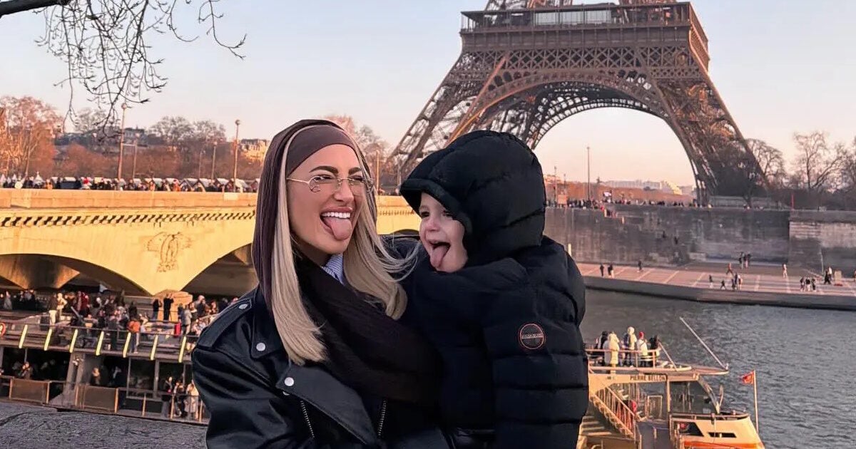 Ιωάννα Τούνη: Γιορτινή εξόρμηση στο Παρίσι με τον γιο της, Πάρη – Εικόνες