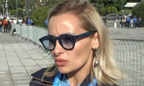 Βασιλική Μιλλούση: «Πανικοβλήθηκα για τα παιδιά μου» – Η απάντησή της για τις πέτρες στο σπίτι της