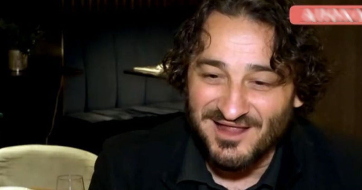 Βασίλης Χαραλαμπόπουλος: «Αρχικά απομονώθηκα στο σπίτι, μετά κατάλαβα ότι είναι κομμάτι της δουλειάς»