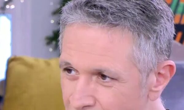 Αιμίλιος Χειλάκης: «Ηθοποιός από τις “Άγριες Μέλισσες” τηλεφώνησε για να αποκλειστώ λόγω φιλίας με τον Λιγνάδη»
