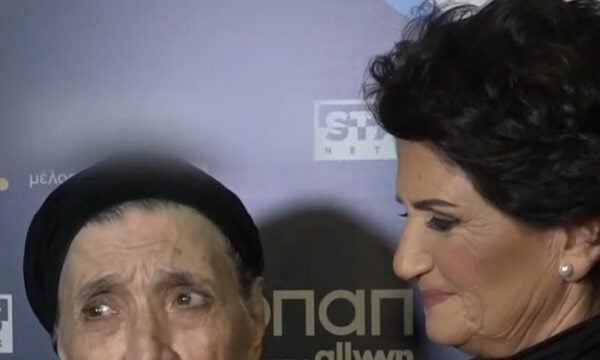 Η χήρα του Νίκου Ξυλούρη συγκινεί: «Ευγνωμονώ όλους όσοι τον κρατούν ζωντανό 45 χρόνια»