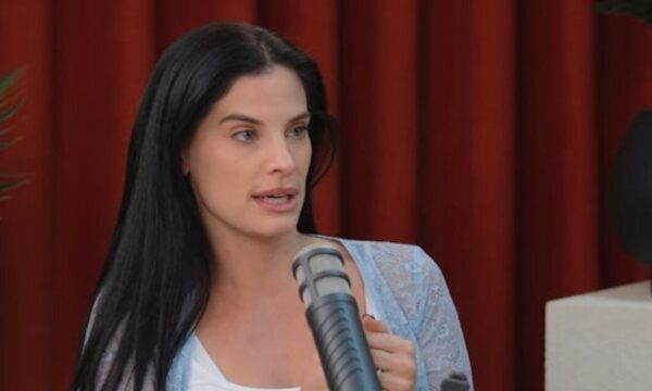 Χριστίνα Μπόμπα: «Έχω το σύνδρομο της μητέρας – Ας αφήνουμε τα παιδιά να βαριούνται»