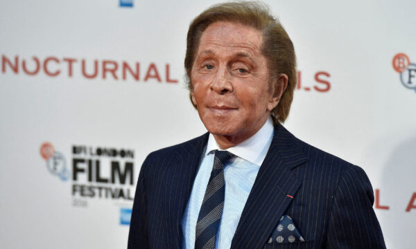 Valentino Caravani: Πλήθος διασημοτήτων στην τελετή αποχαιρετισμού – Ο κόσμος της μόδας τιμά τον εμβληματικό δημιουργό