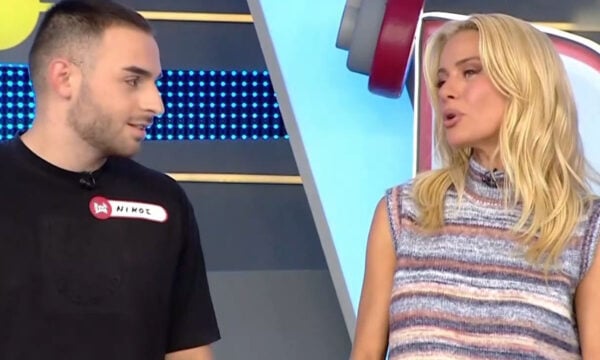Συμμετέχων στο Ρουκ Ζουκ φλέρταρε τη Μακρυπούλια: «Ας χαλάσω τα νιάτα μου ρε Ζέτα, θα φύγουμε παρέα»