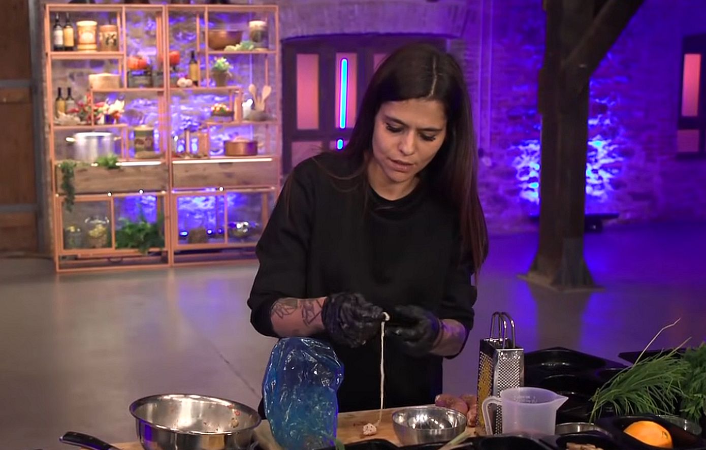 MasterChef – Ντίνα: «Είχα ένα σοκαριστικό ατύχημα και βρέθηκα δυο μήνες σε κώμα, ο τρόπος που συνέβη ήταν κάπως άσχημος»