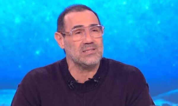 Αντώνης Κανάκης – Ράδιο Αρβύλα: Η ζωντανή ανακοίνωση και οι ευχές για τον συνεργάτη που έγινε πατέρας