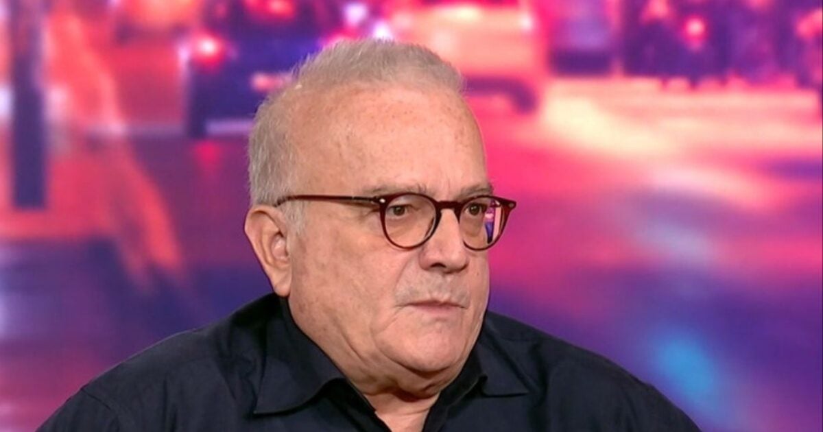 Άρης Δαβαράκης: «Εστίαζα κυρίως στα αγόρια, αυτό εννοούσα όταν δήλωσα ομοφυλόφιλος»