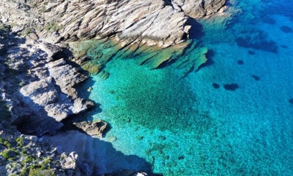 Ανυπομονώντας για το καλοκαίρι – Ανεξερεύνητες παραλίες σε κάθε γωνιά της Ευρώπης