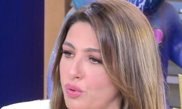 Έλενα Παπαρίζου: Αποκαλύπτει για πρώτη φορά την περιπέτεια υγείας της – «Οφείλουμε όλοι να προσέχουμε»