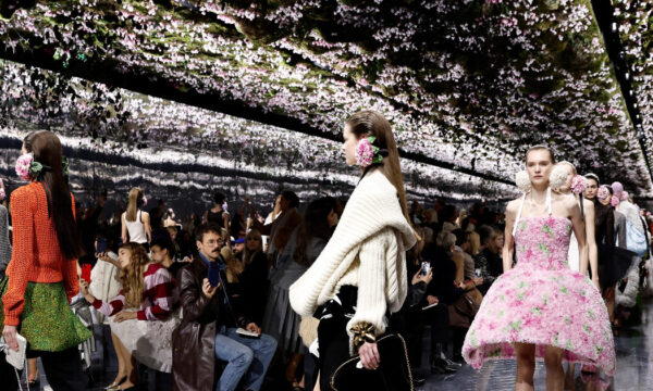 Dior: Η Υψηλή Ραπτική πέρασε σε νέα εποχή με την πρώτη couture συλλογή του Jonathan Anderson