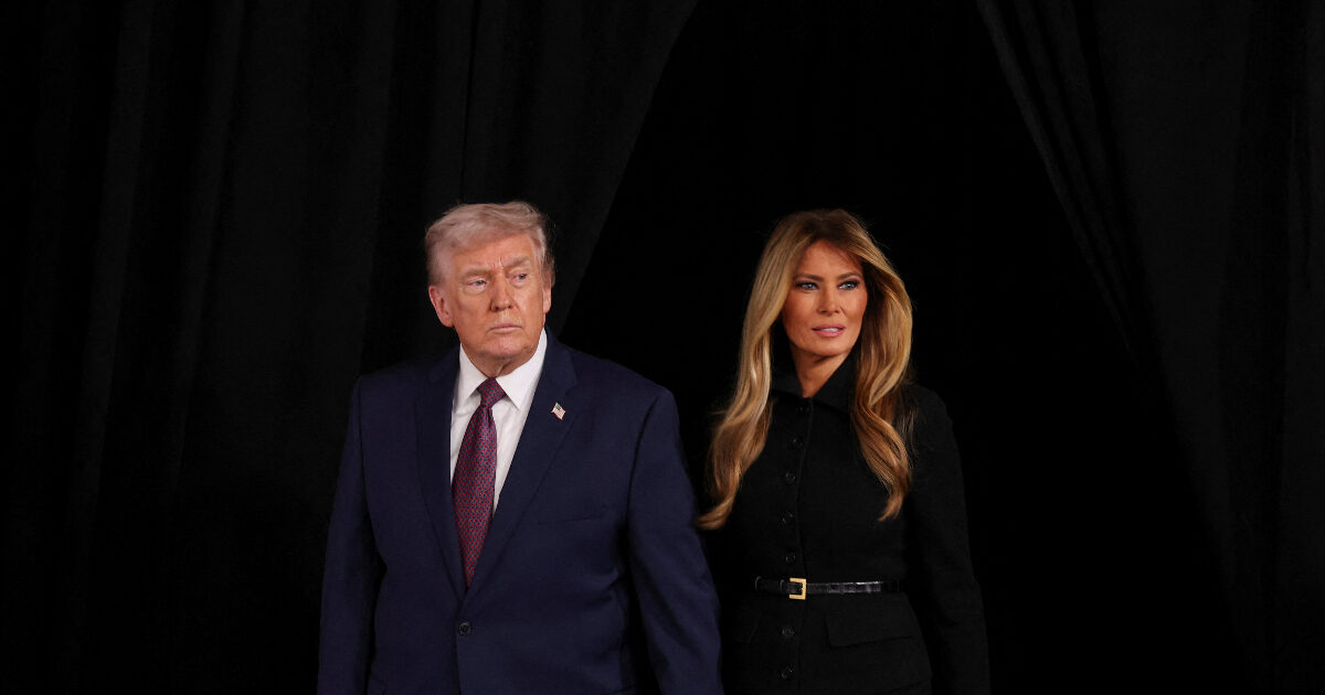 Melania Trump: Εντυπωσιακή έναρξη για το ντοκιμαντέρ της με τον Ντόναλντ Τραμπ στο πλευρό της – Οι αξιοσημείωτες απουσίες