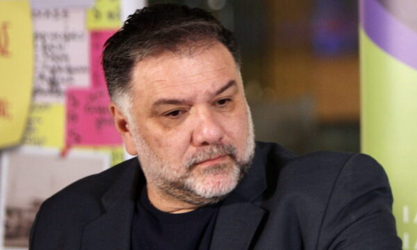 Γρηγόρης Αρναούτογλου: Συγκλονισμένος στη ραδιοφωνική εκπομπή για την απώλεια της μητέρας του