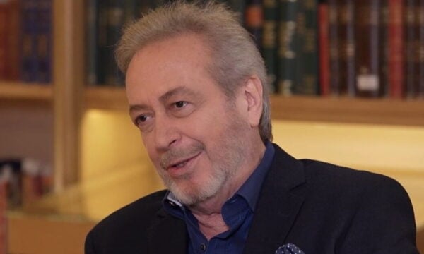 Γρηγόρης Βαλτινός: «Έντονο συναίσθημα η απουσία υγιούς οικογένειας – Το αντιμετώπισα μέσω του θεάτρου»