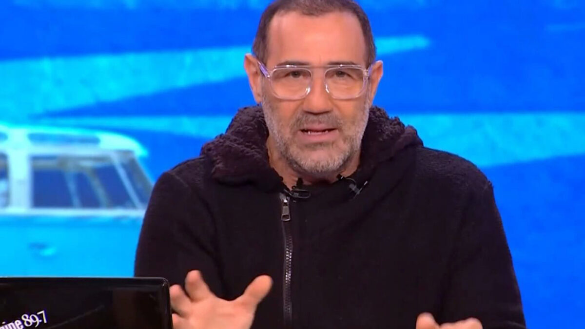 Ο Αντώνης Κανάκης επικρίνει το Survivor: «Υπάρχει κανείς που παρακολουθεί αυτό το πράγμα;»