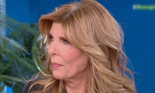 Κατερίνα Στανίση: «Στην παιδική μου ηλικία είδα την Παναγία, είναι μια ανάμνηση που δεν σβήνει»