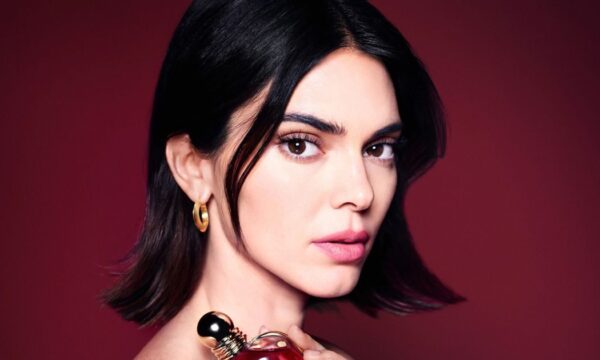 Η Kendall Jenner αναδεικνύεται ως η νέα πρέσβειρα των αρωμάτων Emporio Armani, επιβεβαιώνοντας τη δημοφιλία της στον χώρο της ομορφιάς