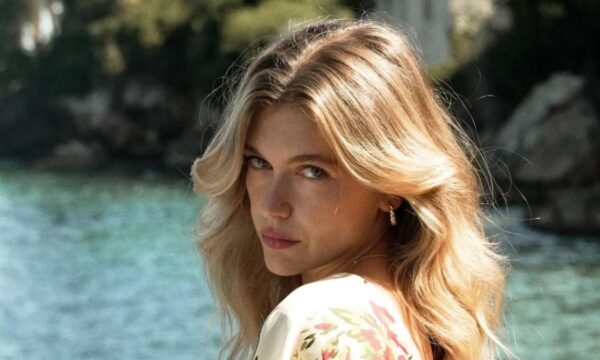 Το concealer της Κλέλιας Ανδριολάτου χαρίζει “λάμψη” σε όλο το πρόσωπο