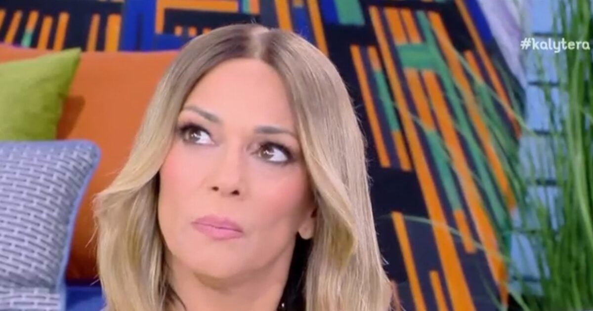 Σε δύσκολη θέση η Έλλη Κοκκίνου: Η αναφορά στον Διονύση Σχοινά και την Καίτη Γαρμπή – «Προσπαθώ να το αποφύγω εδώ και ώρα»