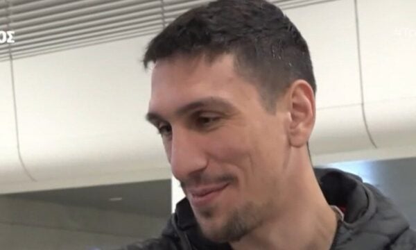 Ο Γιαννούλης Λαρεντζάκης για την πρόταση γάμου στην αγαπημένη του: «Έχω βρει το άλλο μου μισό»