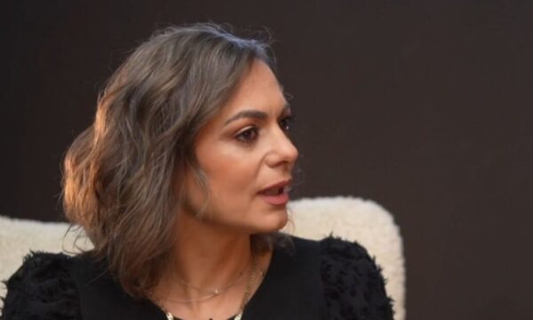 Μαρία Μπαλούτσου: «Η αλήθεια για τη μητρότητα δεν περιγράφεται, δεν ένιωσα συγκίνηση όταν κράτησα το μωρό μου»