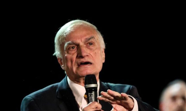 Μανώλης Μαυρομάτης: Εξιτήριο από το κέντρο αποκατάστασης, δύο χρόνια μετά την πυρκαγιά στην οικία του