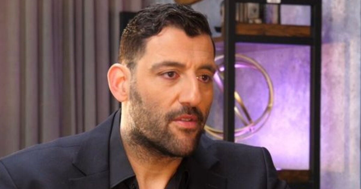 Γιάννης Μπουρούσης: «Προσπαθώ να αποφεύγω δύσκολες ερωτήσεις από τις κόρες μου – Νιώθω αμήχανα»