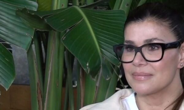Νεσχάν Μουλαζίμ: «Στην πρώτη μου εγκυμοσύνη περίμενα δίδυμα, αλλά δεν ολοκληρώθηκε»