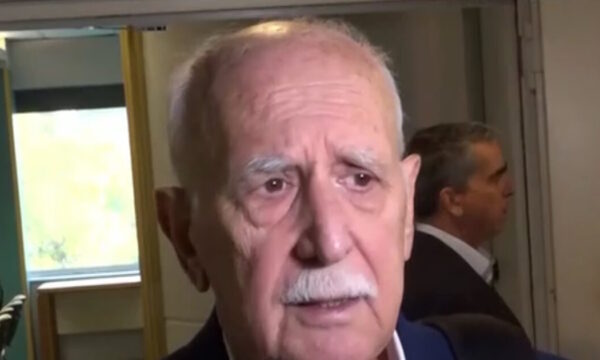 Γιώργος Παπαδάκης: Μεταφέρθηκε στο νοσοκομείο λόγω εμφράγματος – Γιατροί του παρέχουν ΚΑΡΠΑ